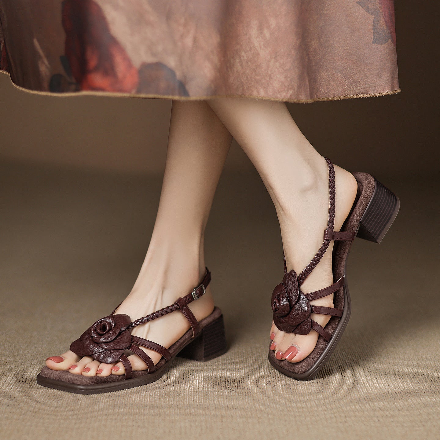 Blumen-Sandalen mit Blockabsatz
