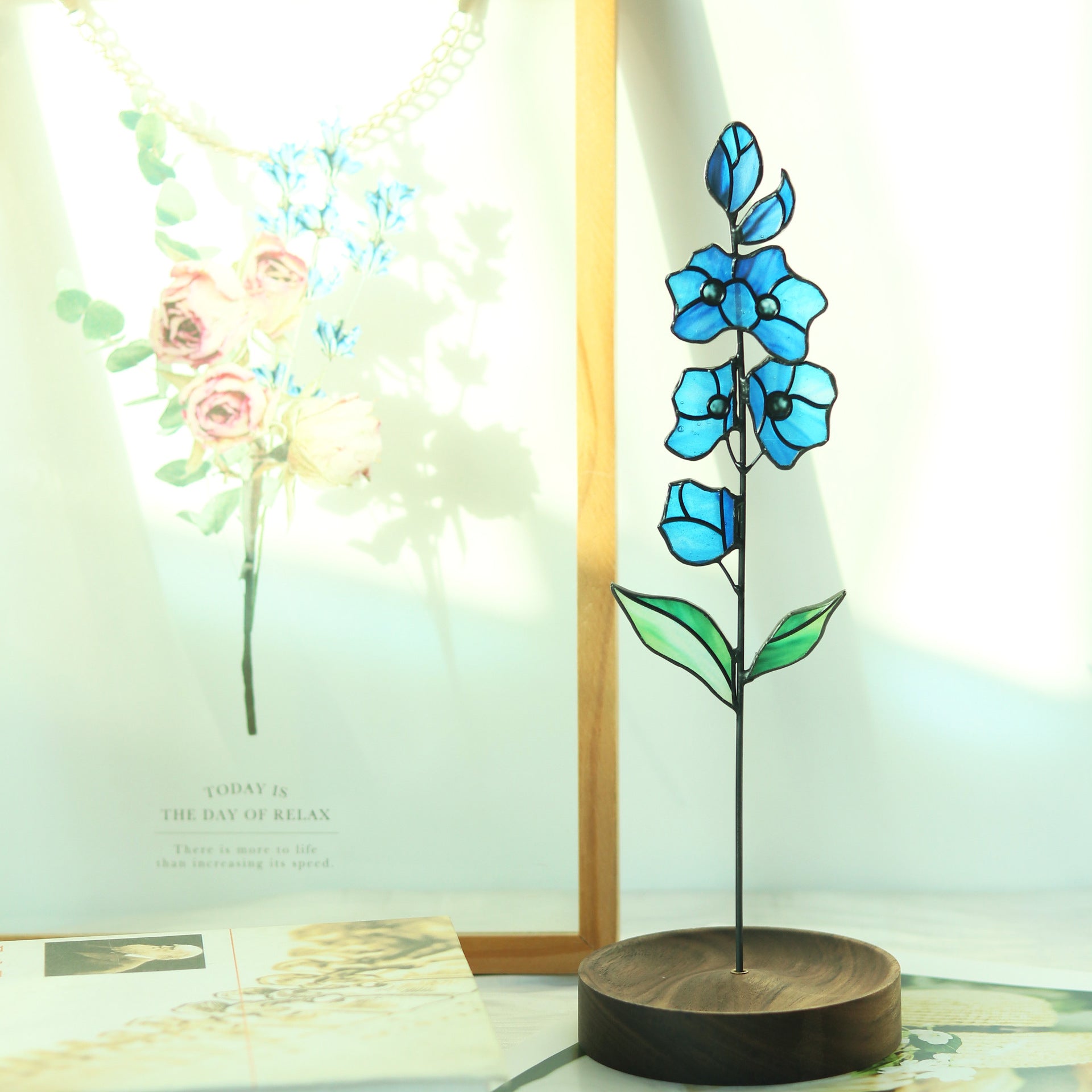 Handgefertigte bunte Pflanzen-Ornamente
