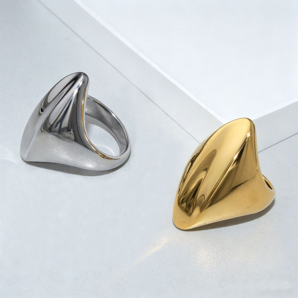 Ring «Streamlined Arc» aus poliertem Edelstahl