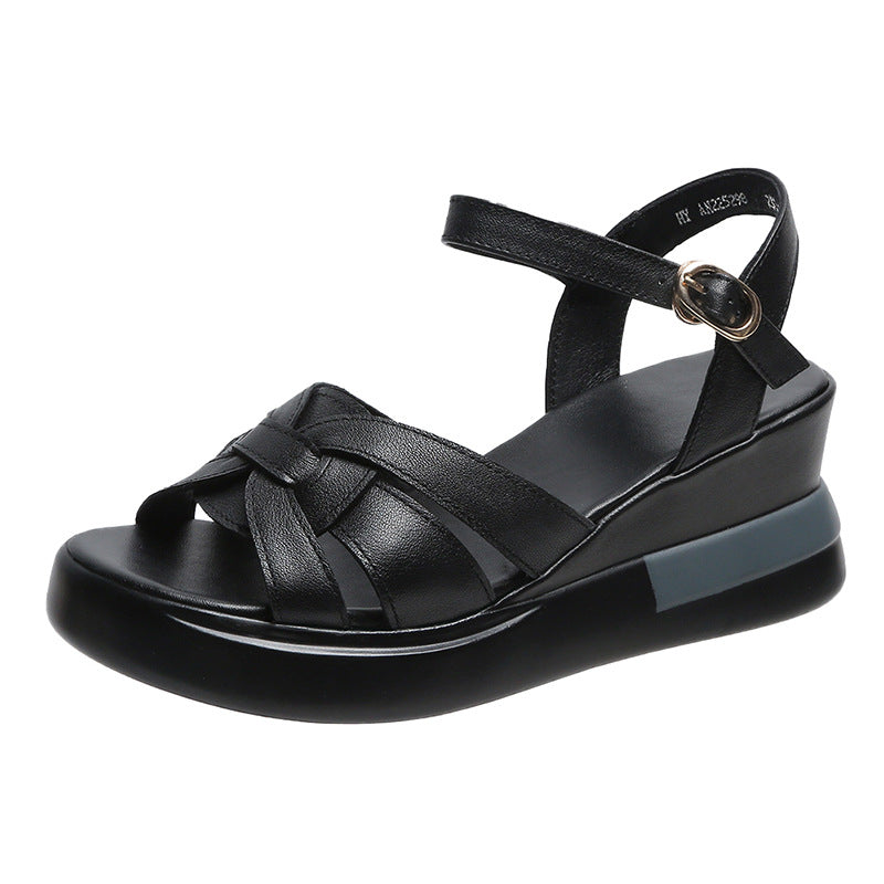 Geflochtene Plateau-Sandalen mit Schnalle – Bild 15 | LuxeStyle