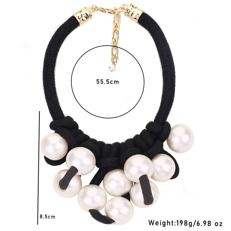 Extravagante Perlenkette mit Anhänger