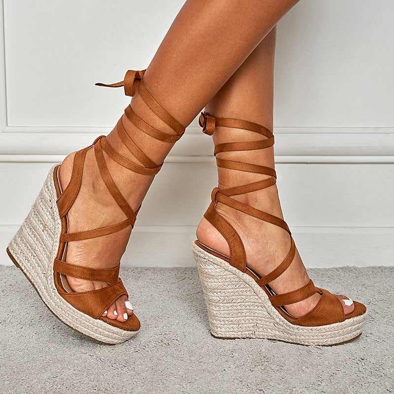 Sandalen mit Riemchen und Schaumstoffsohle | LuxeStyle