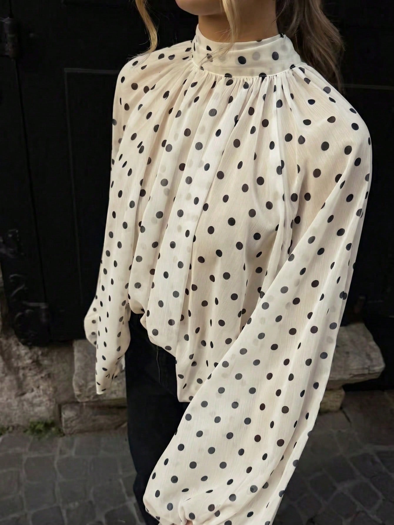 Retro Polka-Dot Langarmshirt mit Stehkragen