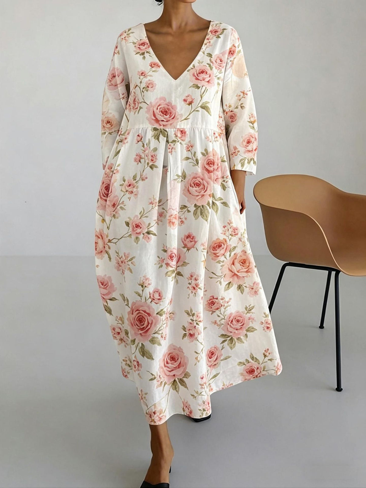 V-Ausschnitt Kleid mit Print – Bild 3 | LuxeStyle