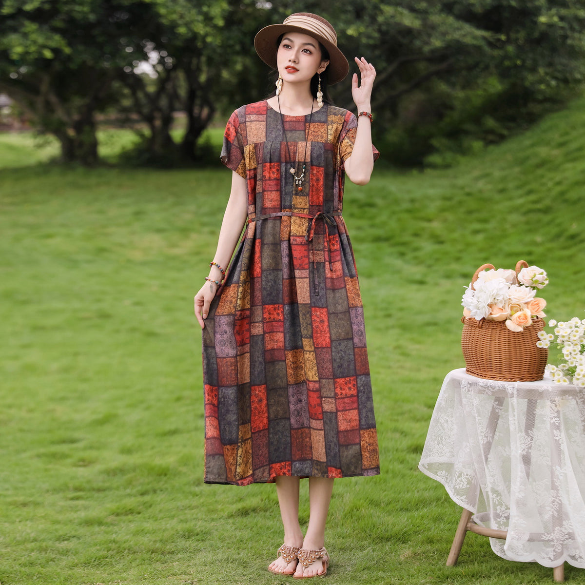 Elegantes Baumwoll-Seidenkleid mit Blumenmuster – Bild 16 | LuxeStyle