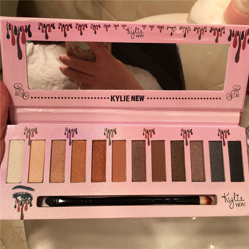Kelly Lidschatten-Palette, 12 Farben matt – Bild 12 | LuxeStyle