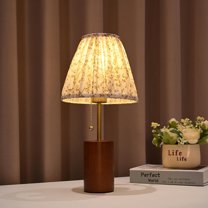 Holzlampe mit Kordelzug – Retro‑Stil – Bild 7 | LuxeStyle