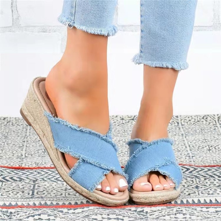 Weite Espadrille‑Sandalen mit Querband – Bild 4 | LuxeStyle