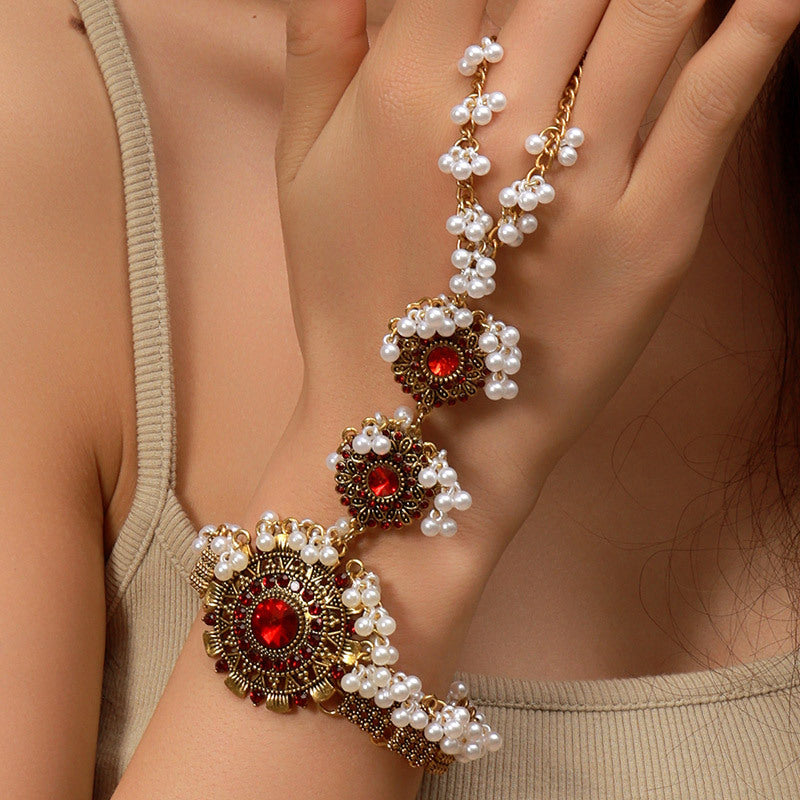 Elegantes Armband mit Tropfenperlen