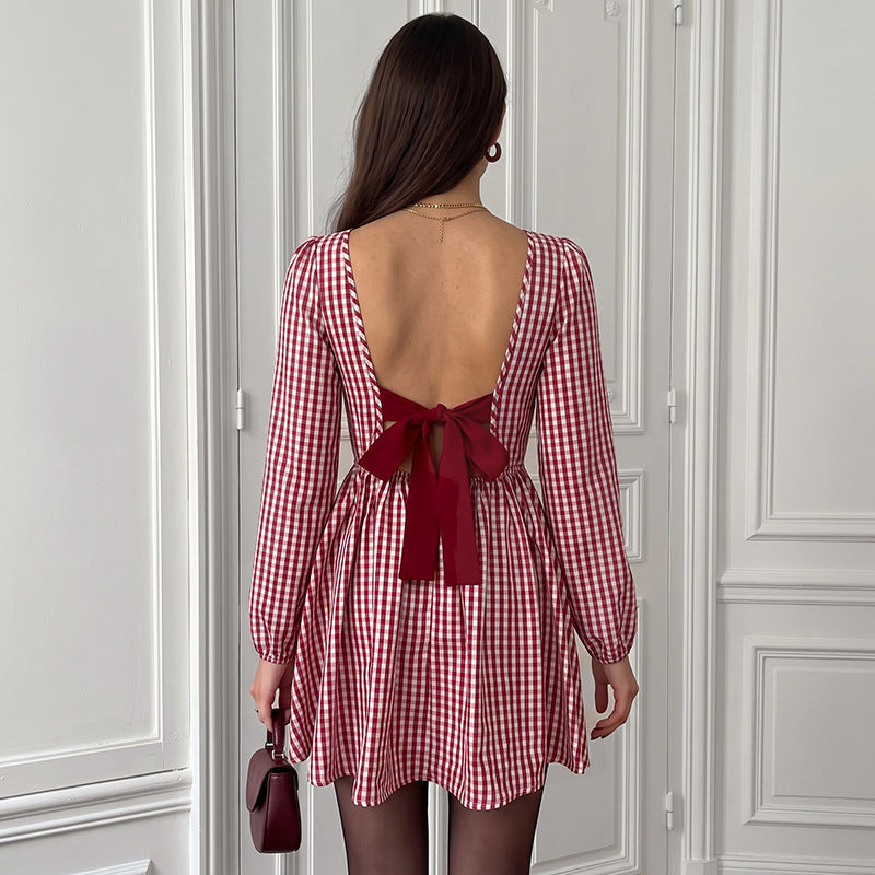 Kurzes Kleid mit Patchwork & Schleifenhals