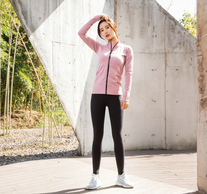 Eng anliegende Sportbekleidung – Bild 4 | LuxeStyle