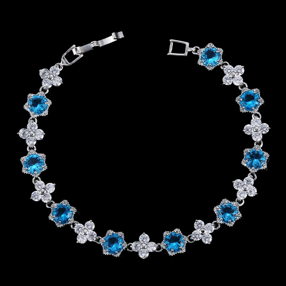 Elegantes Zirkon Armband mit Krone – Bild 11 | LuxeStyle