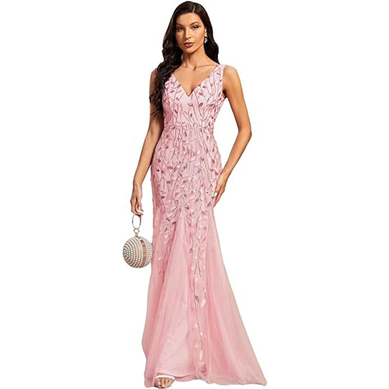 V-Ausschnitt Tüll-Glitzerkleid mit Stickerei – Bild 5 | LuxeStyle