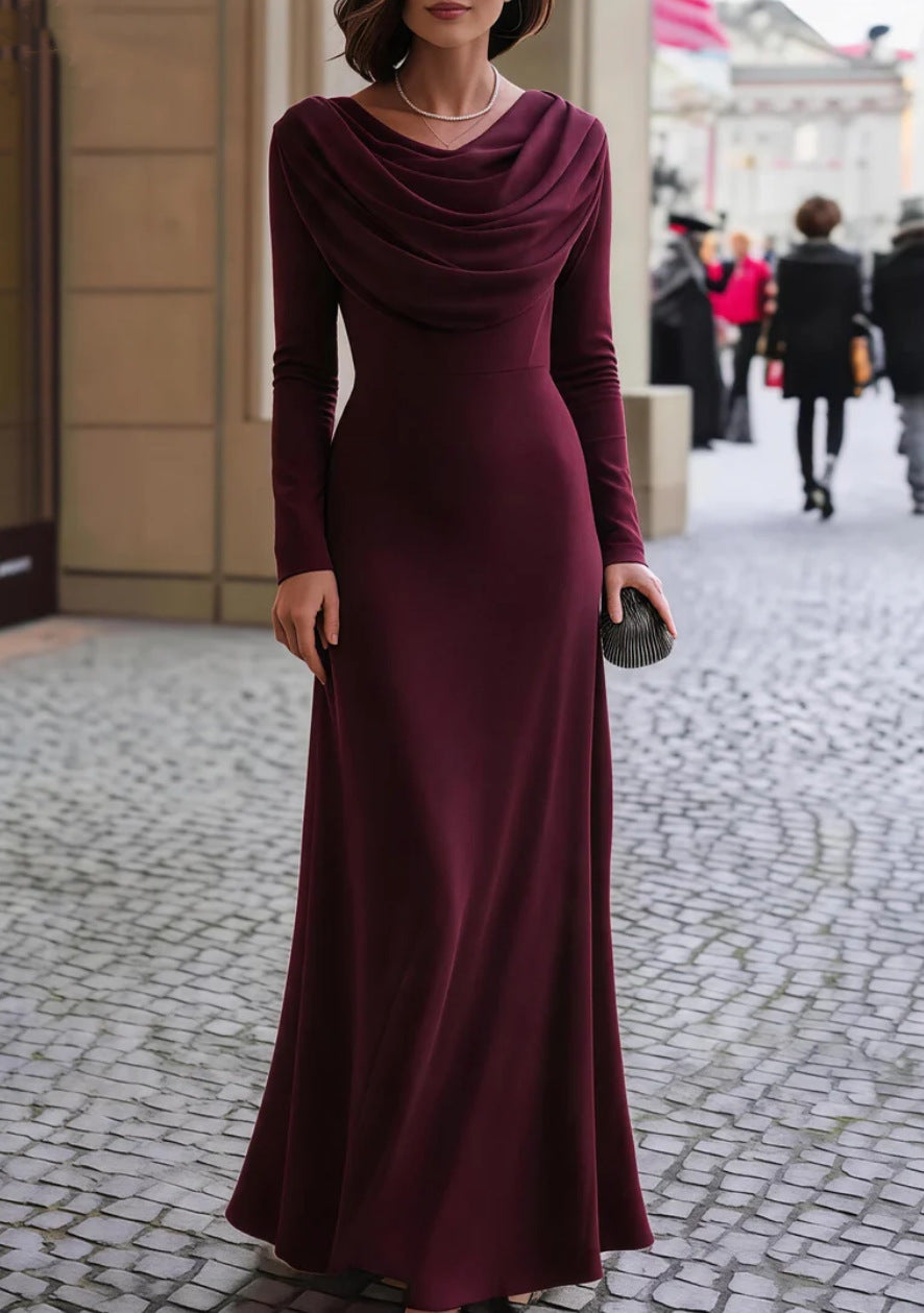 Maxi-Kleid mit Halter-Ausschnitt – Bild 3 | LuxeStyle