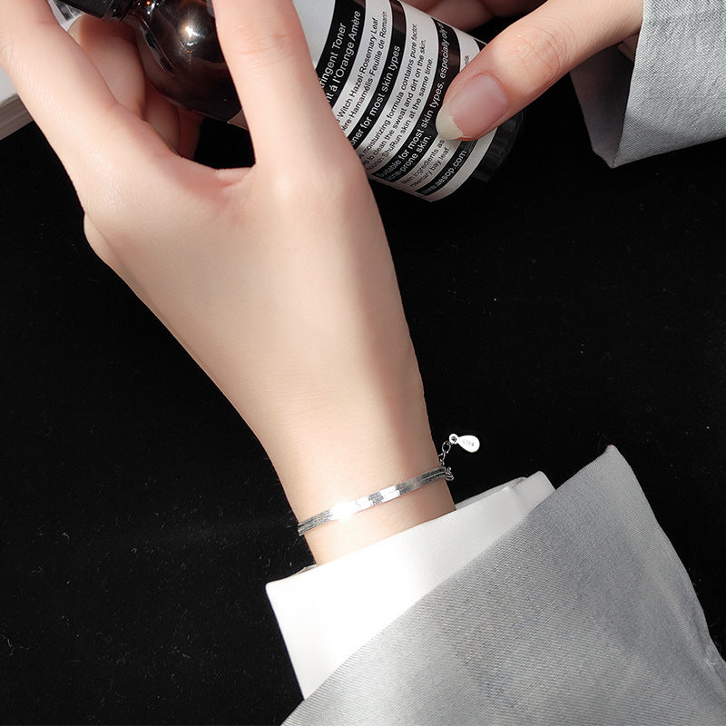 Schlankes Schlangenketten-Armband – Bild 3 | LuxeStyle