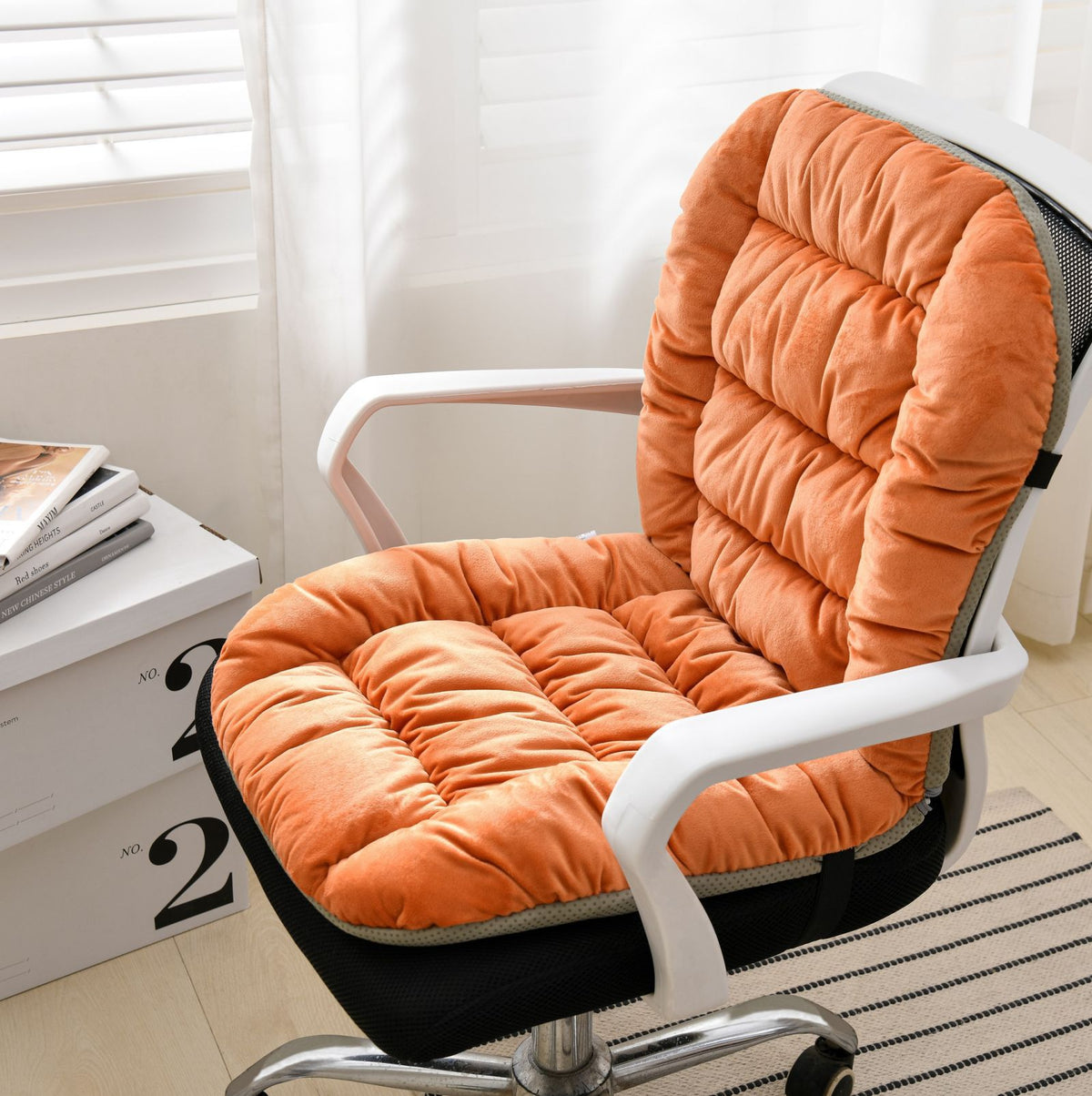 Einfarbiger Plüschkissen – modern & bequem – Bild 6 | LuxeStyle