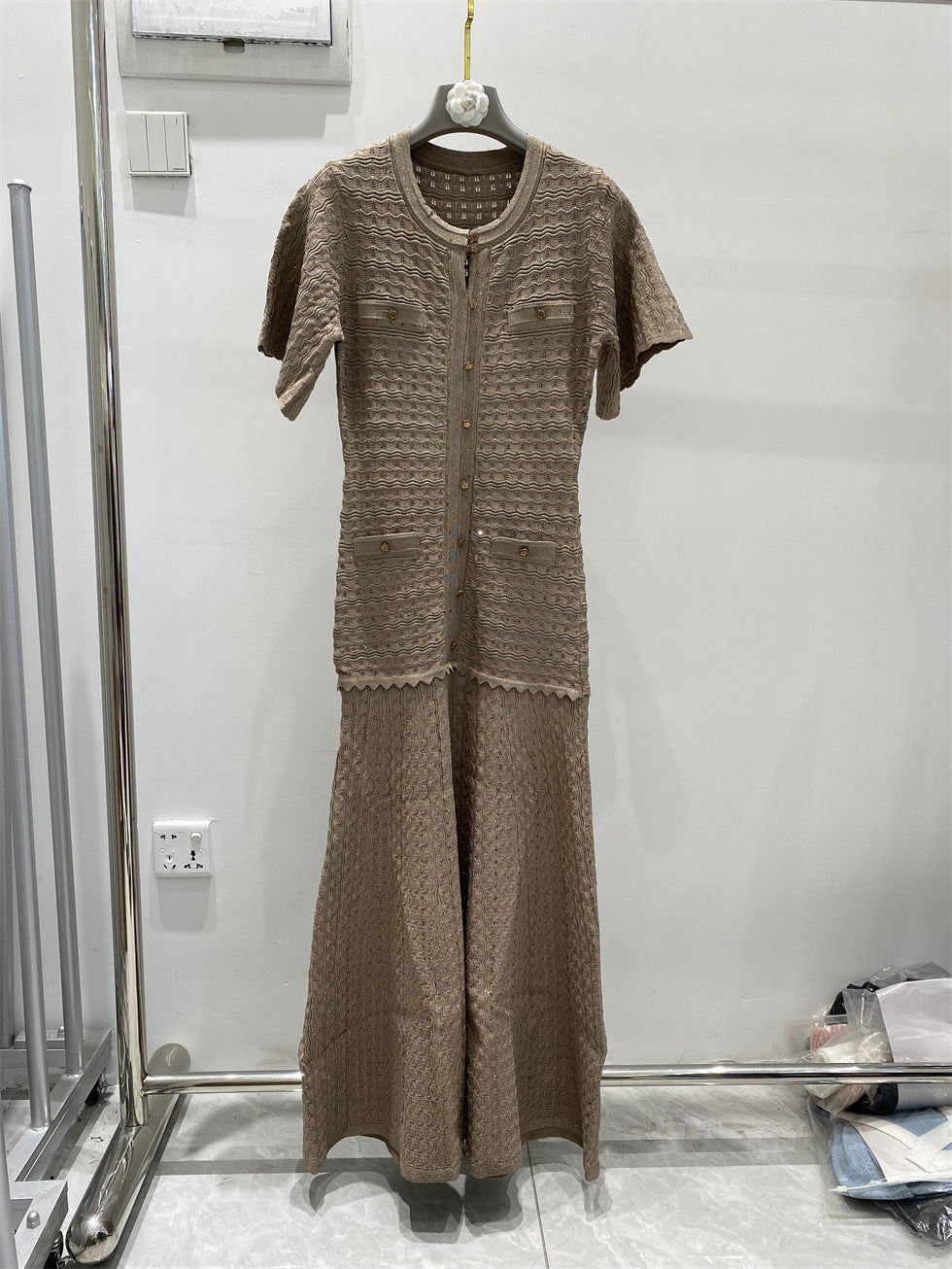 Elegantes Strickkleid – knielang – Bild 7 | LuxeStyle