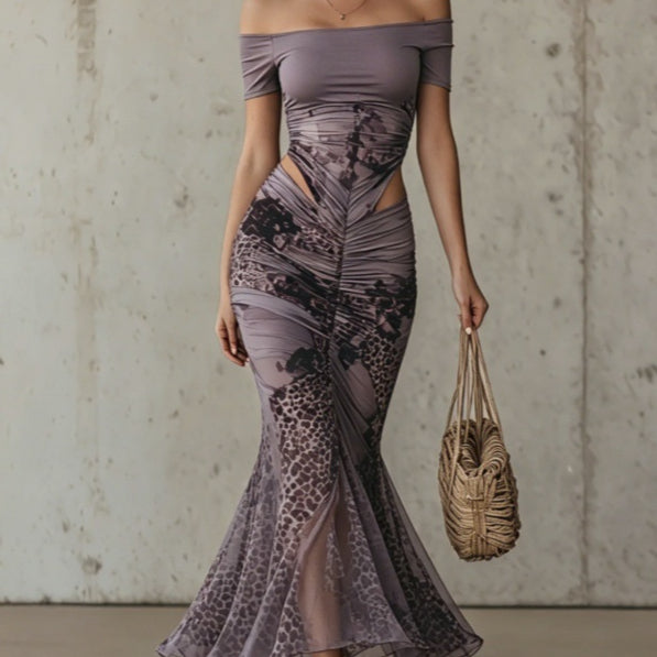 Blauer Rock mit asymmetrischem Kleid