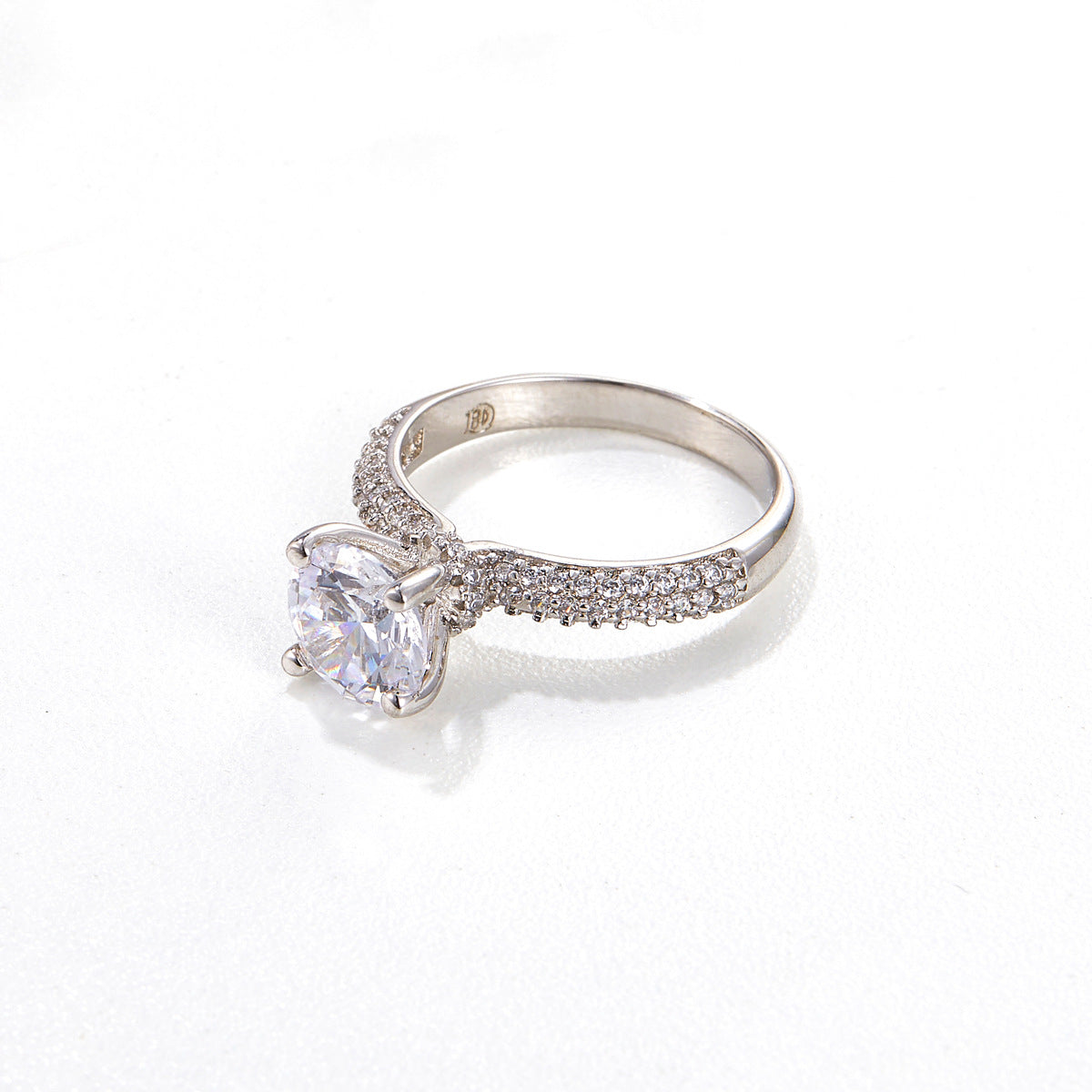 Eleganter Zirkonring im Old Money Stil