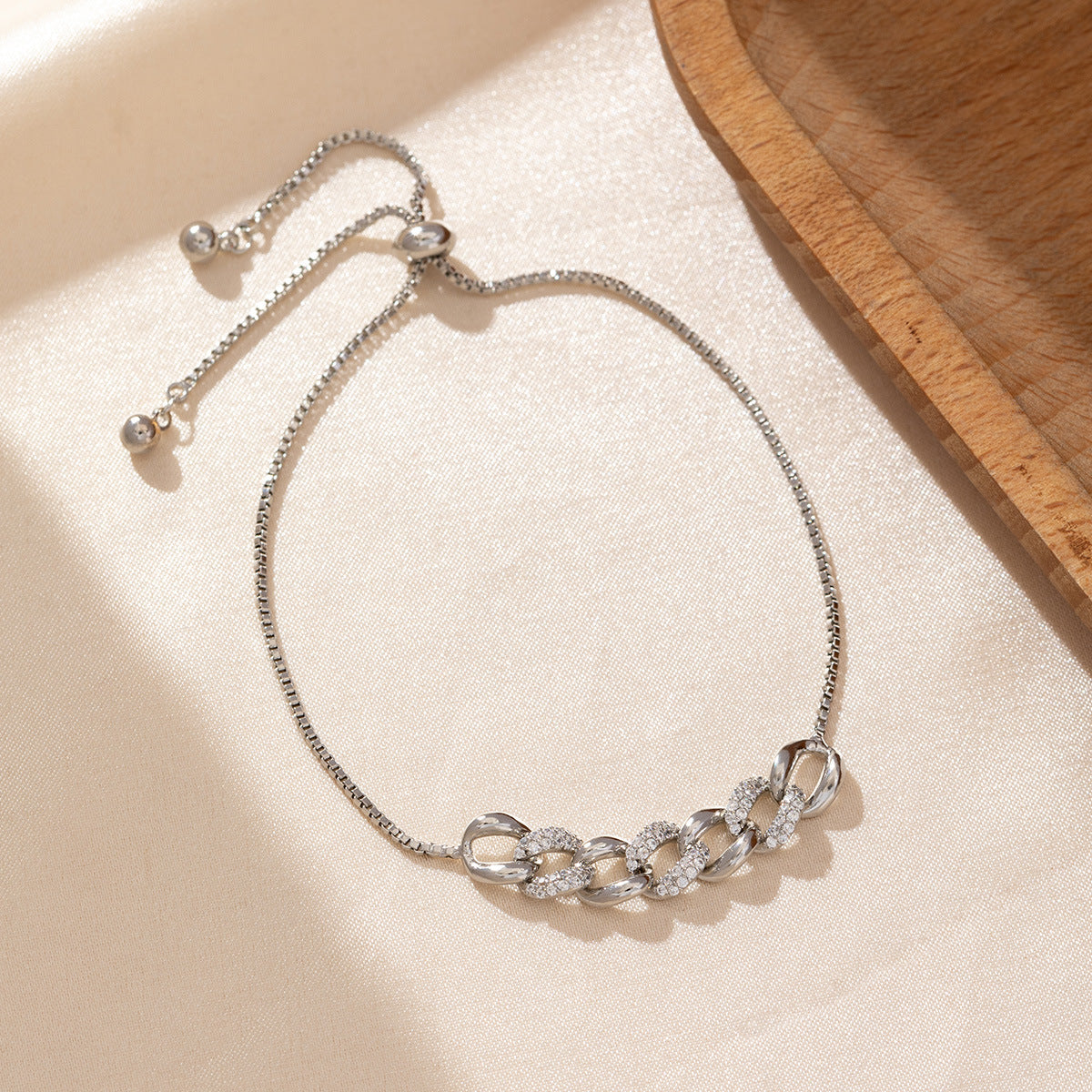 Vergoldetes Armband für Damen – Bild 5 | LuxeStyle