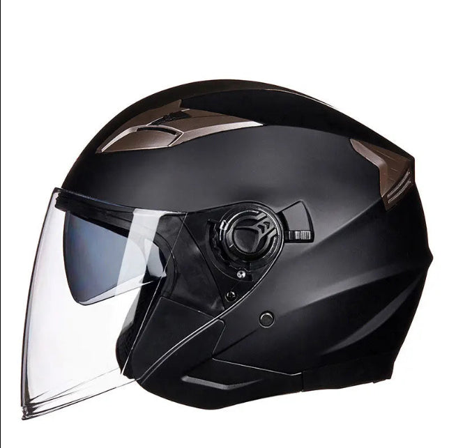 Velohelm mit integriertem Licht
