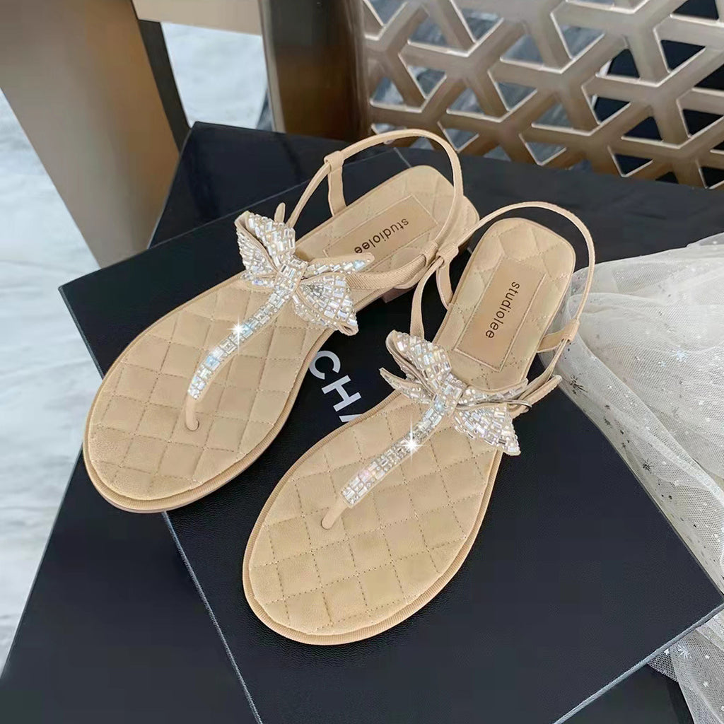 Rhinestone-Bow-Flips mit Satin‑Oberfläche – Bild 2 | LuxeStyle