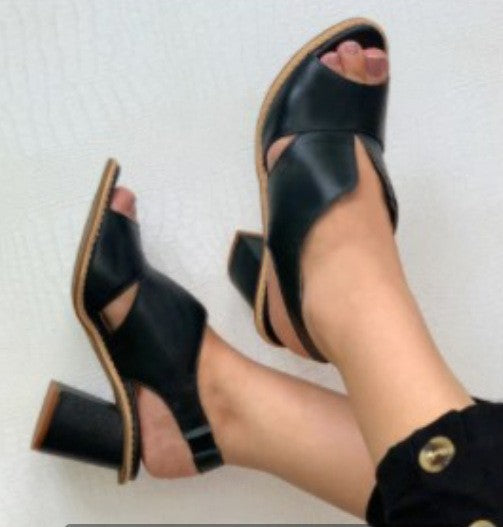 Elegante Peep-Toe Sandalen mit Chunky-Heel – Bild 15 | LuxeStyle