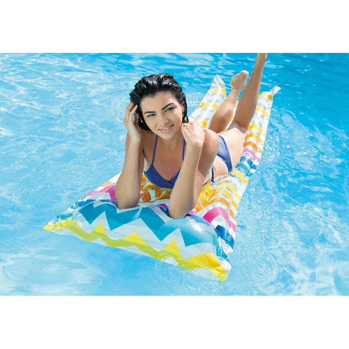 Bequeme Luftmatratze – Relaxen auf dem Wasser