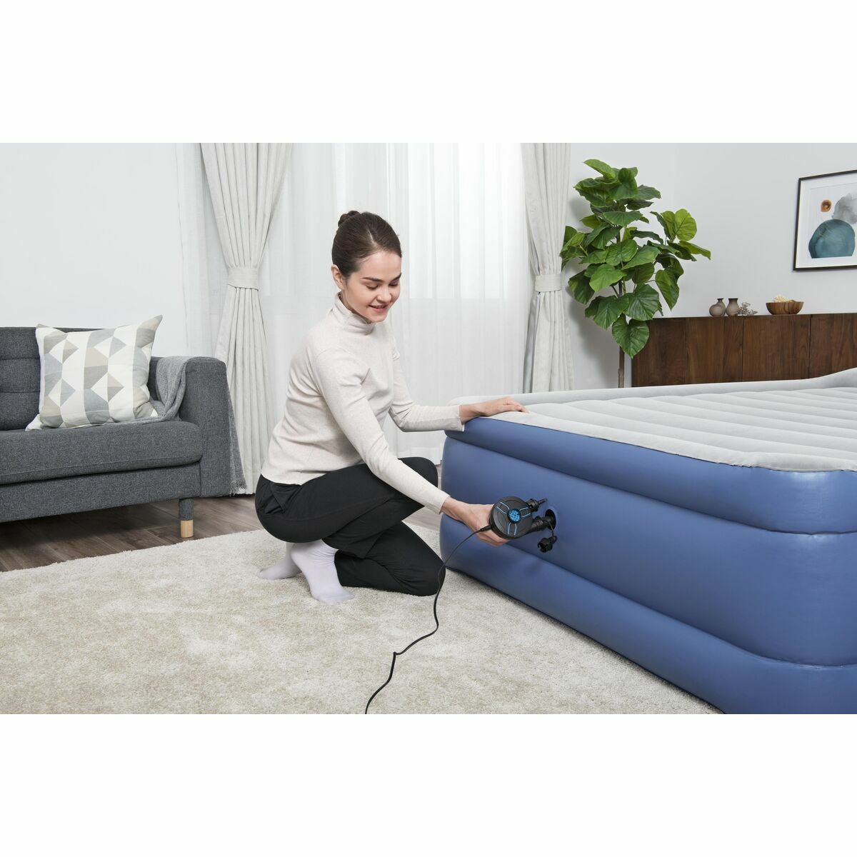 2-in-1 Elektro-Kompressor: Pool & Camping schnell aufblasen.
