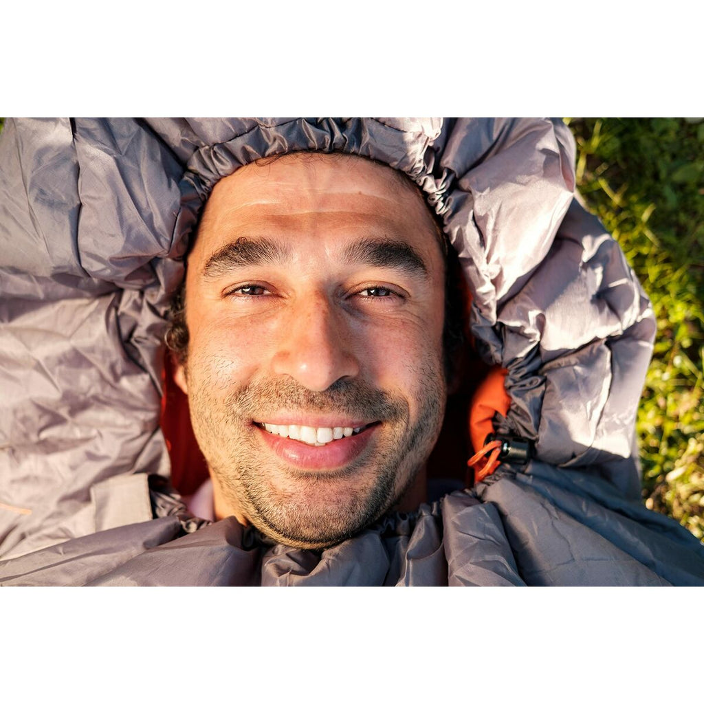 Geräumiger Schlafsack – Ideal für milde Nächte (6-10°C)!