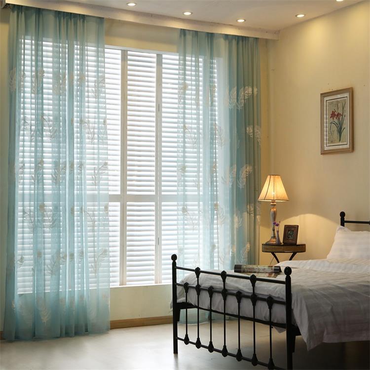 Bestickter Fenstervorhang Feder Weiss | LuxeStyle