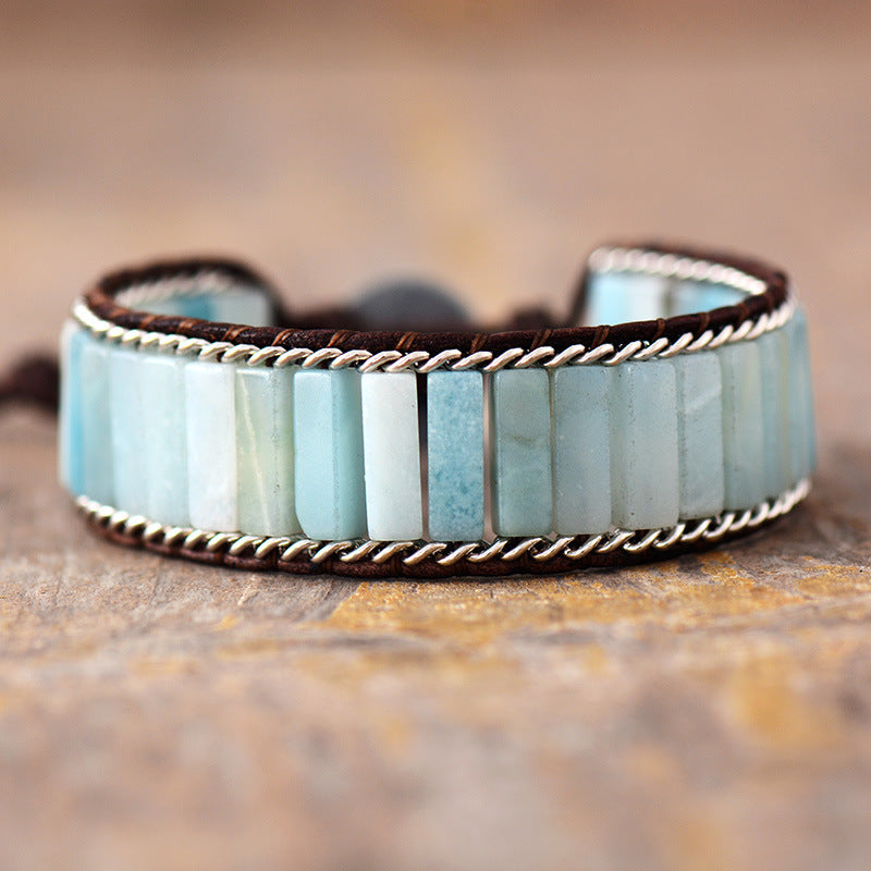 Handgemachtes Lederarmband mit Herz- und Geometrie-Elementen – Bild 4 | LuxeStyle