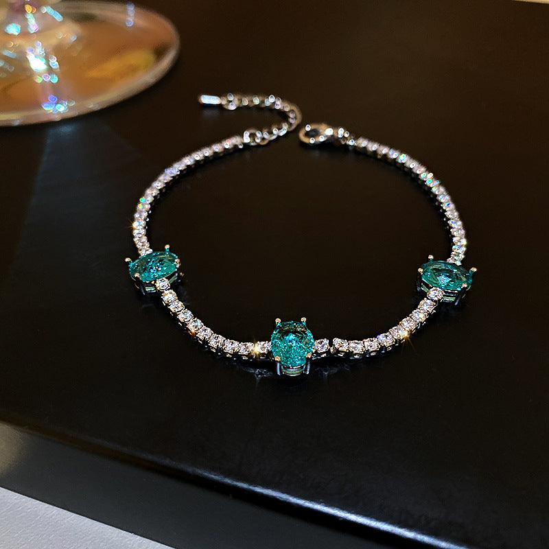 Eisblauer Zirkonia-Armband