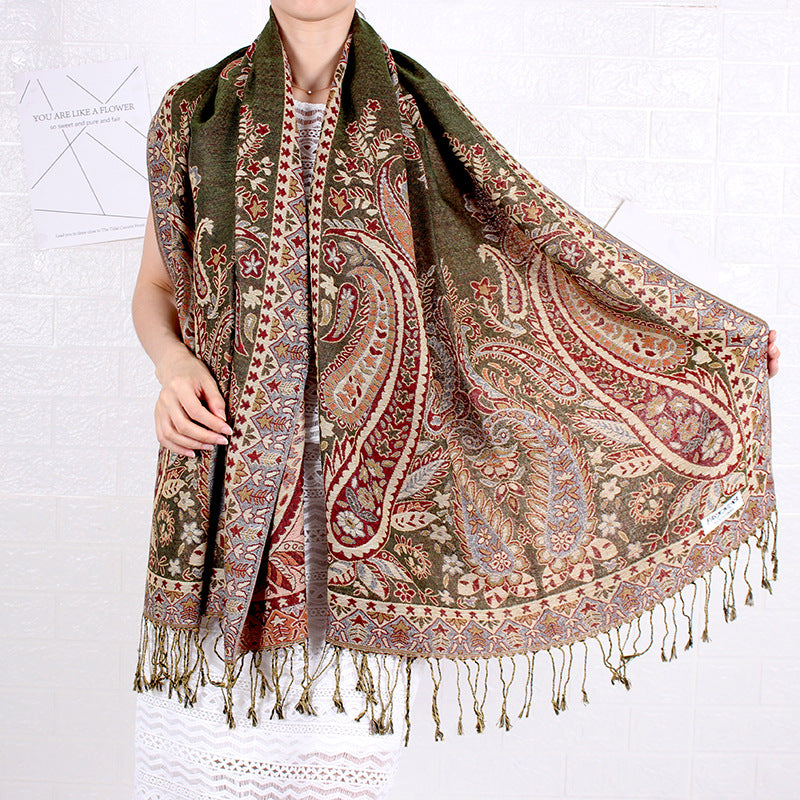 Jacquard Schal mit Cashew-Muster und Quasten