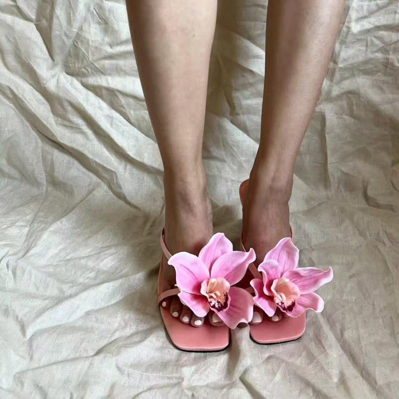 Hochhackige Satinsandalen – Bild 2 | LuxeStyle