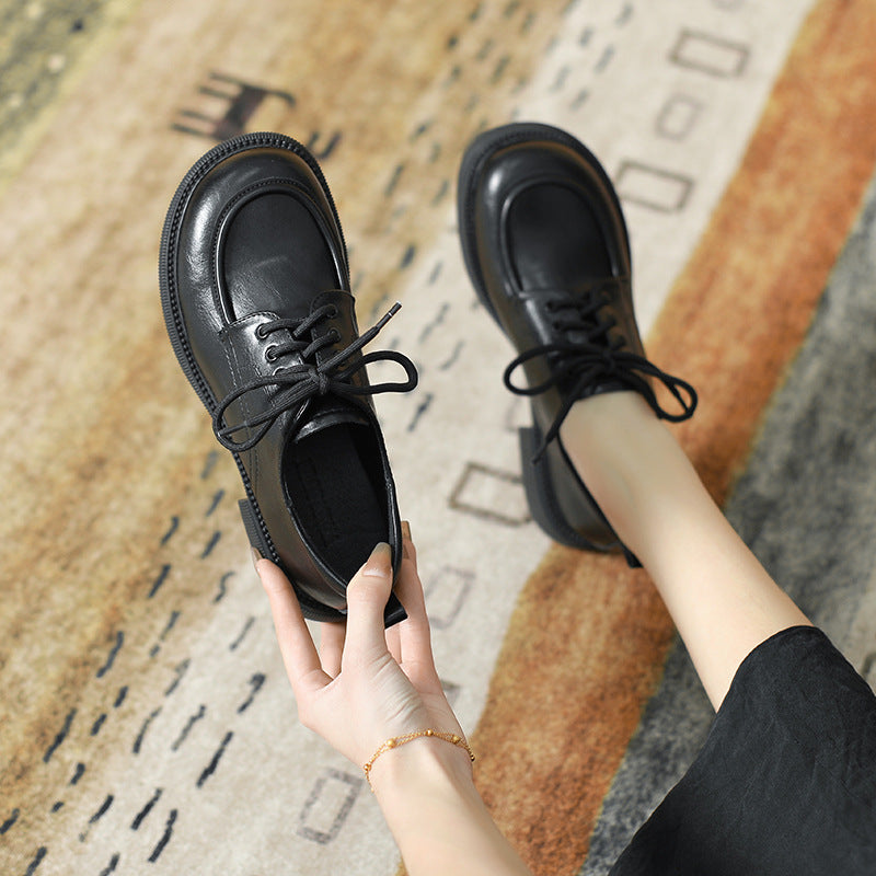 Britische Schnürschuhe aus Leder für Damen