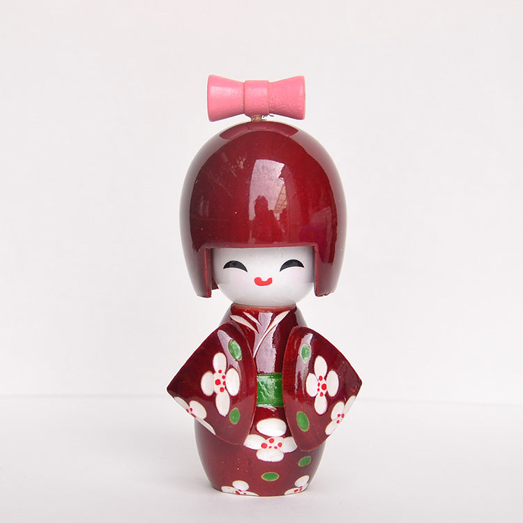 Kimono-Püppchen aus Birkenholz