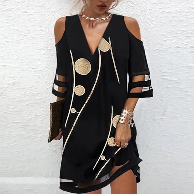 Gemustertes Tüllkleid mit V-Ausschnitt