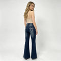 Damenjeans mit weitem Schnitt und Steinchen-Verzierung