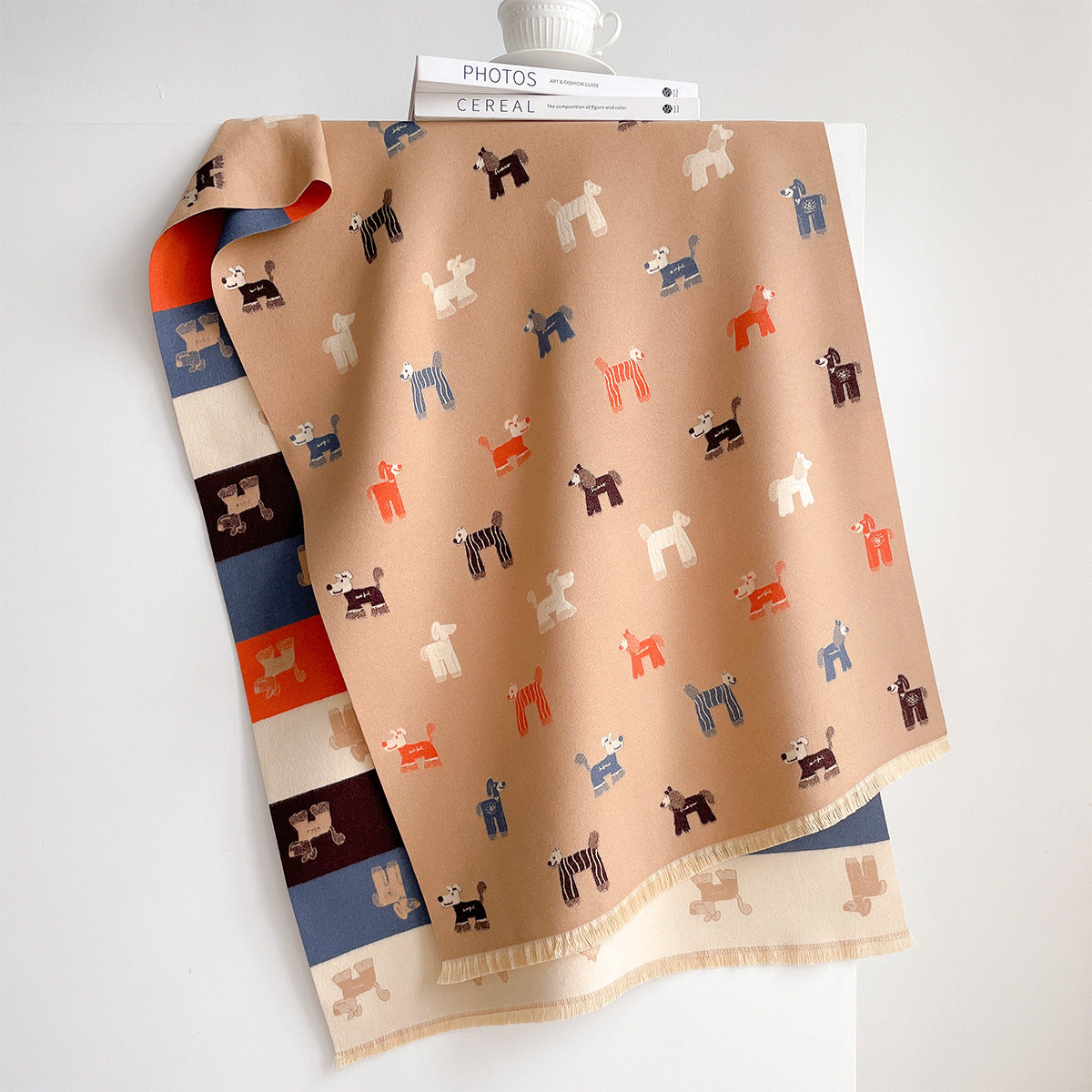 Jacquard-Schal mit Hundemuster, 180×65 cm – Bild 8 | LuxeStyle