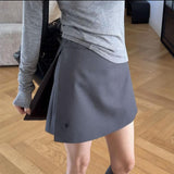 Farbe: Grau