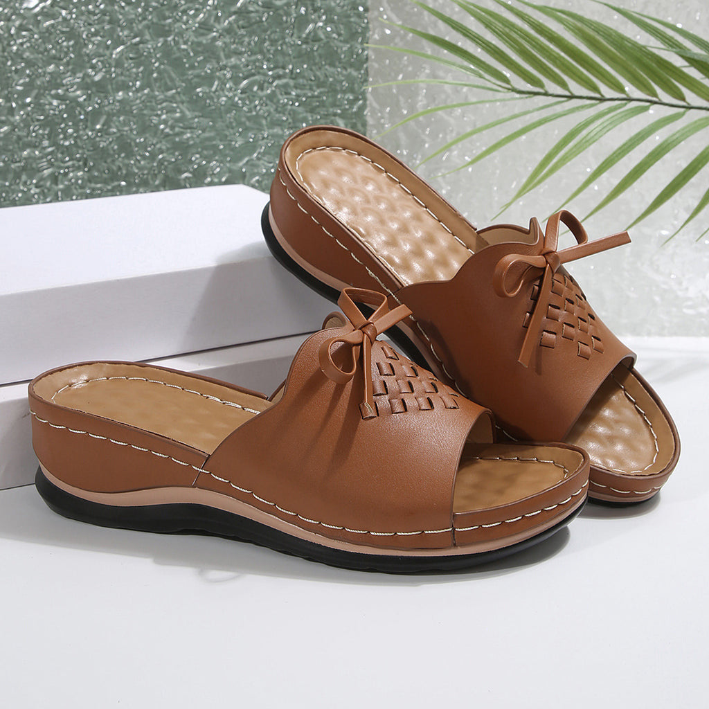 Retro-Sandalen mit runder Spitze und Stickerei | LuxeStyle