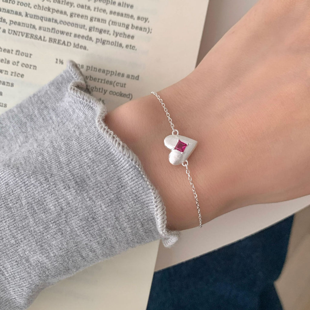 Buntes Herz-Armband mit Diamant-Bürstung – Bild 2 | LuxeStyle