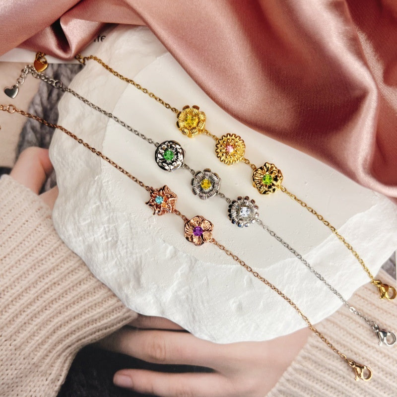 Personalisierbares Armband mit Geburtsblume – Bild 5 | LuxeStyle