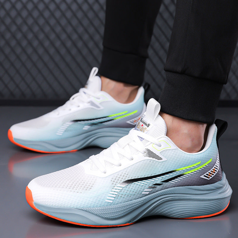 Bequeme Laufschuhe mit dicker Sohle