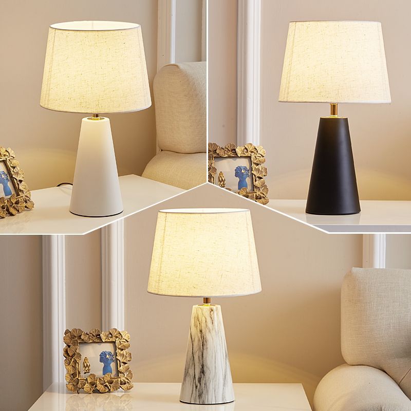 Nordische Tischlampe mit Dimmer