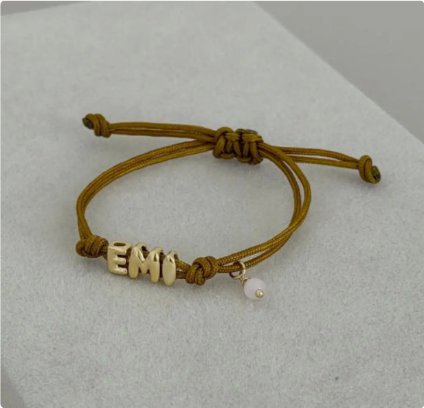 Buntes Buchstaben-Armband – Bild 9 | LuxeStyle