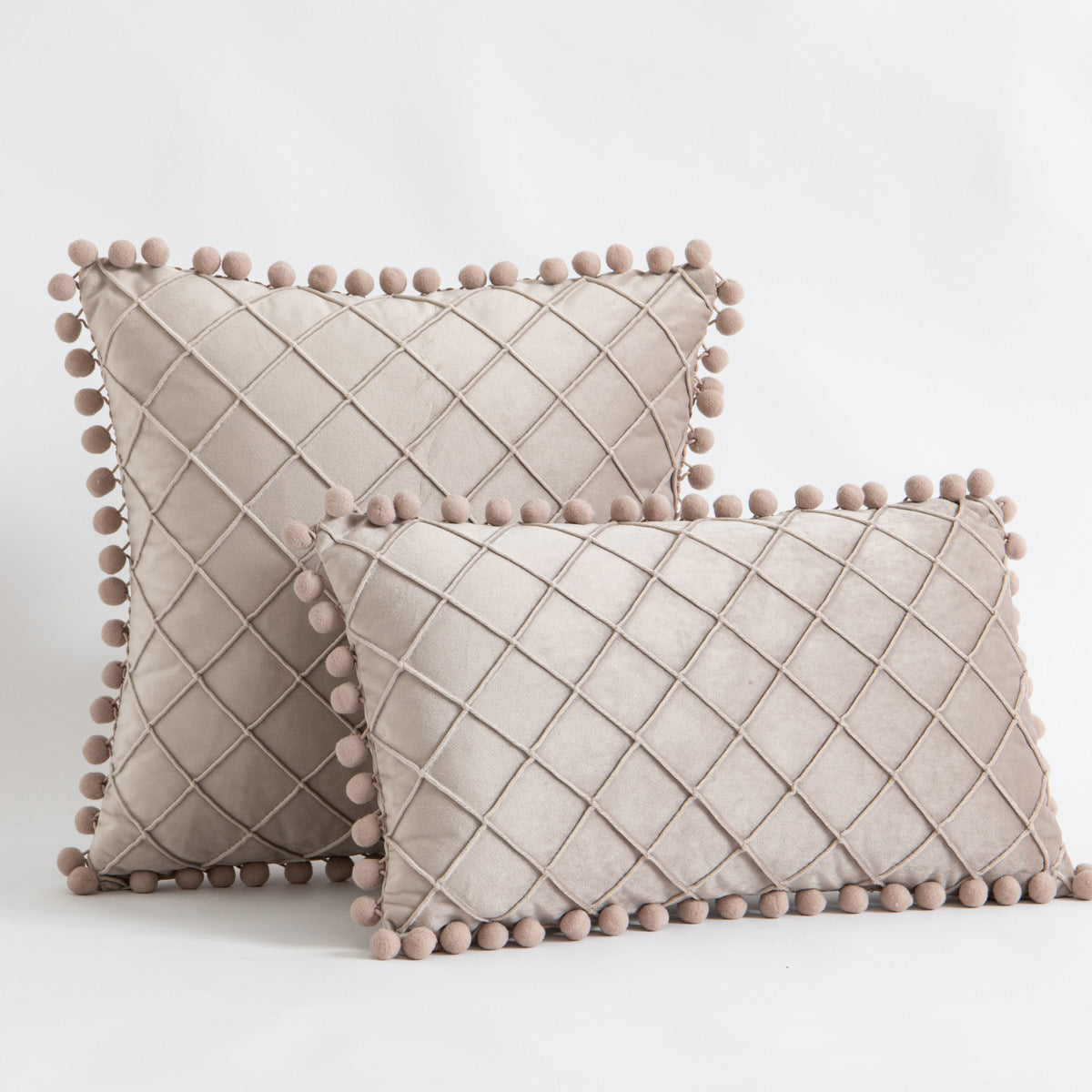 Samt Kissenbezug mit Rautenmuster und Quasten – Bild 10 | LuxeStyle