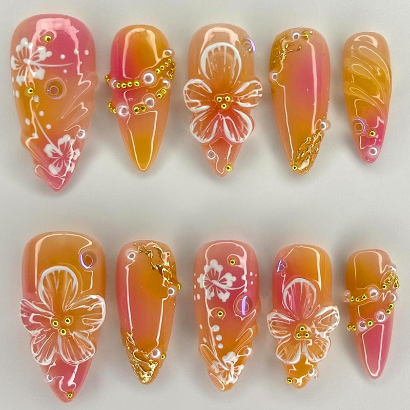 Goldfloral-Nagel-Tipps – Bild 2 | LuxeStyle