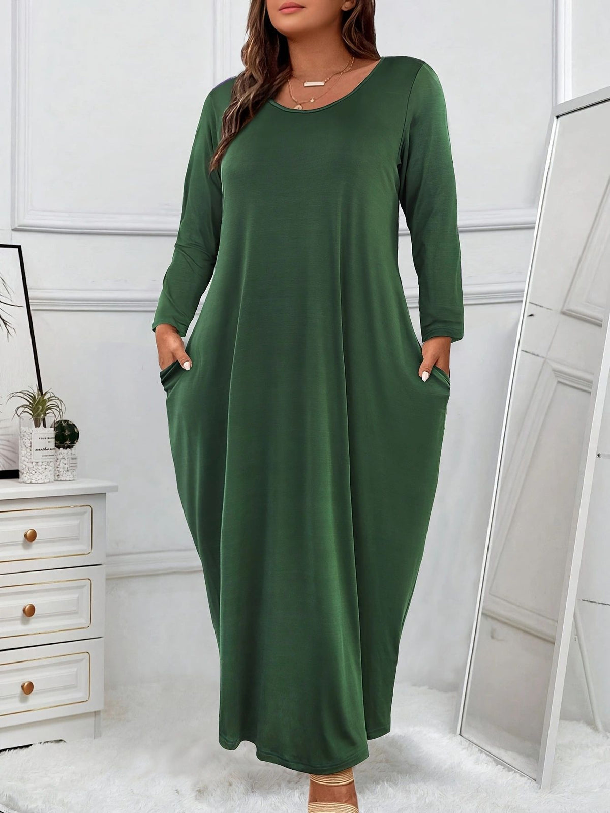 Kleid mit Rundhals und langen Ärmeln – Bild 2 | LuxeStyle